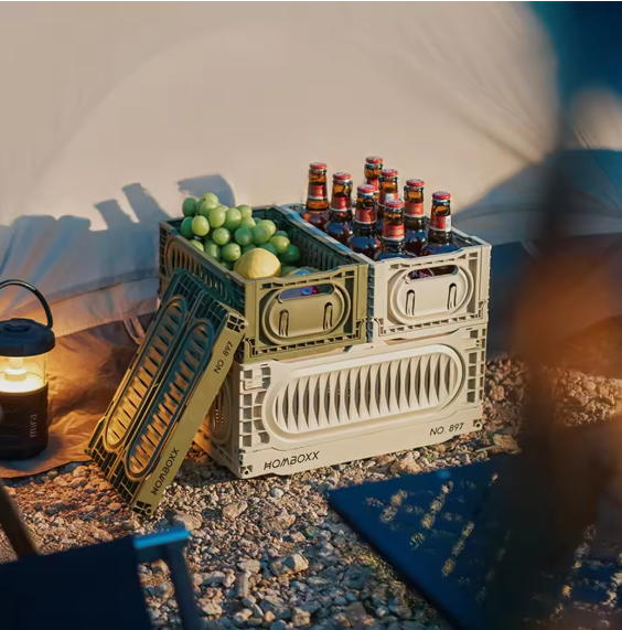 Foldable travel crate